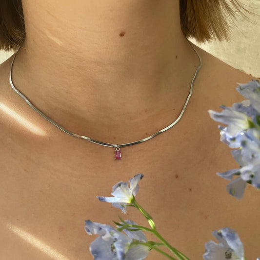 collier acier inoxydable argente chaine plate pendentif rectangle fuchsia oxyde de zirconium