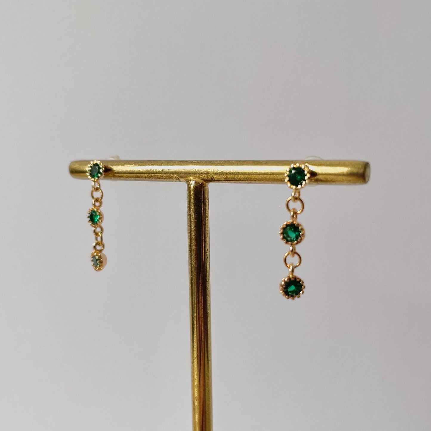 Boucles d'oreilles zircons vert émeraude acier inoxydable doré