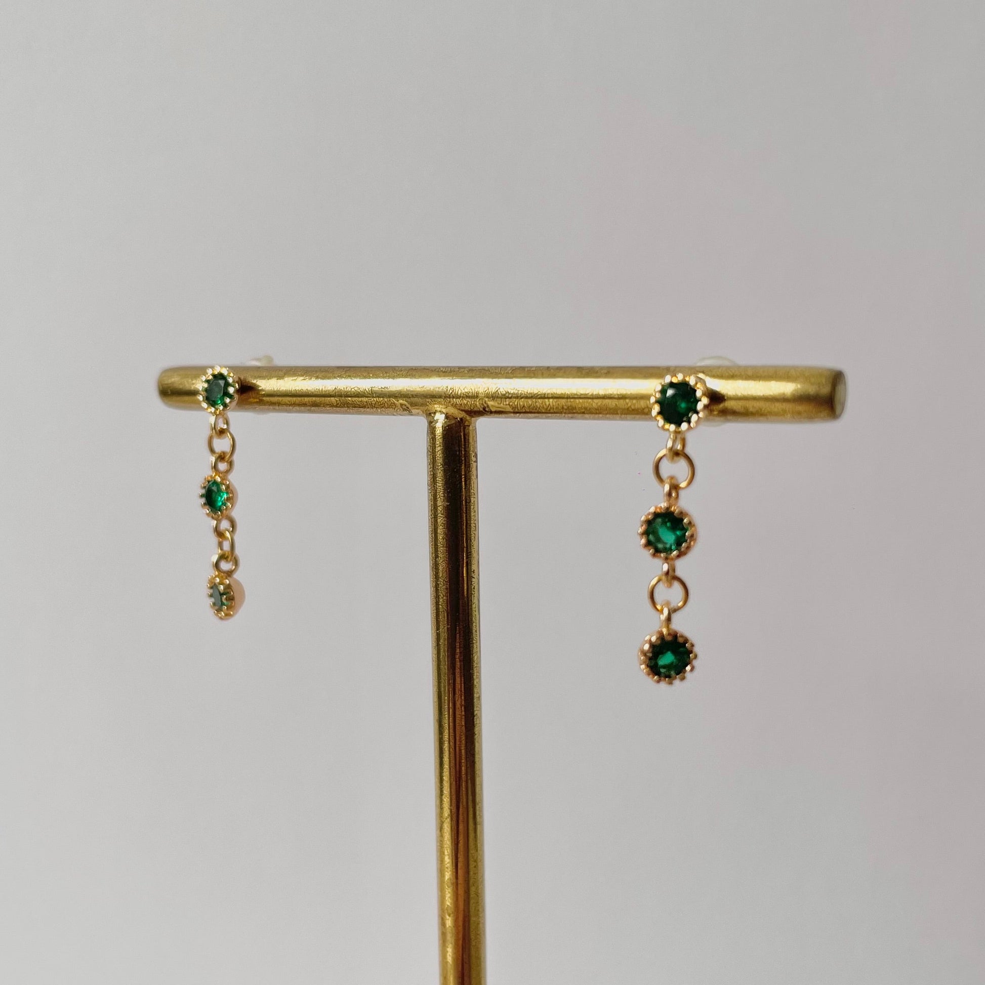 Boucles d'oreilles zircons vert émeraude acier inoxydable doré