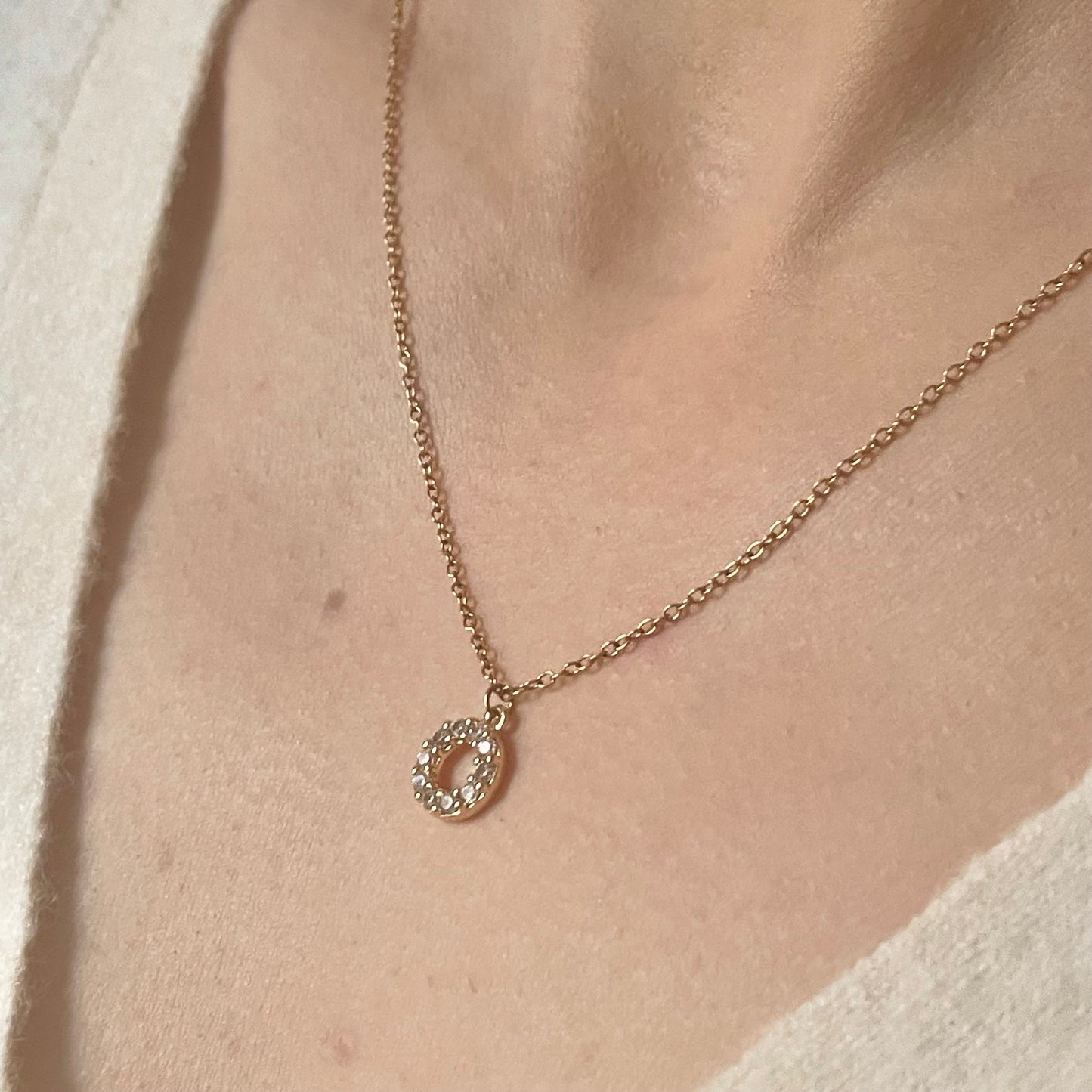 Collier acier inoxydable doré pendentif rond strass