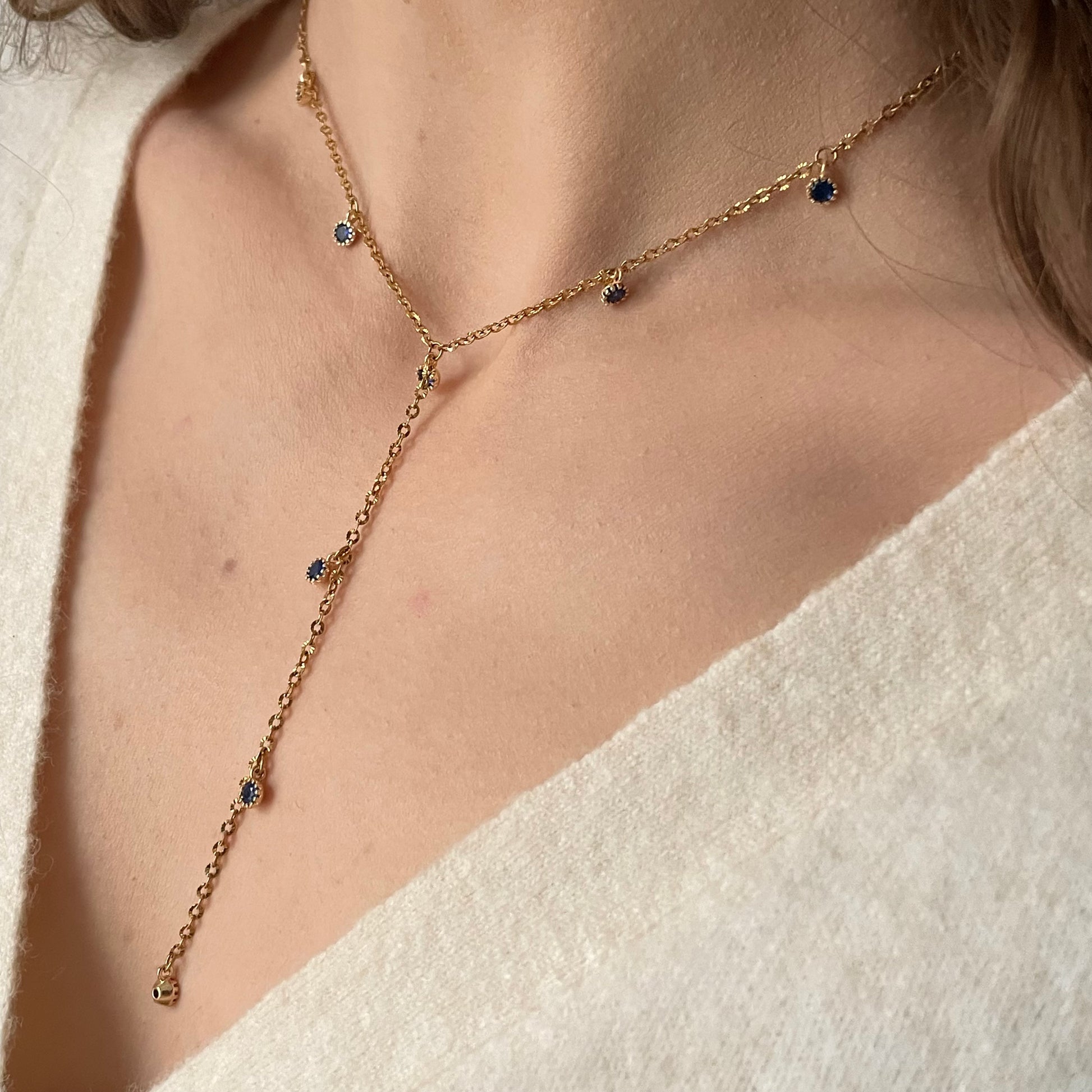 Sautoir petits pendentifs bleu strass lapis lazuli acier inoxydable doré